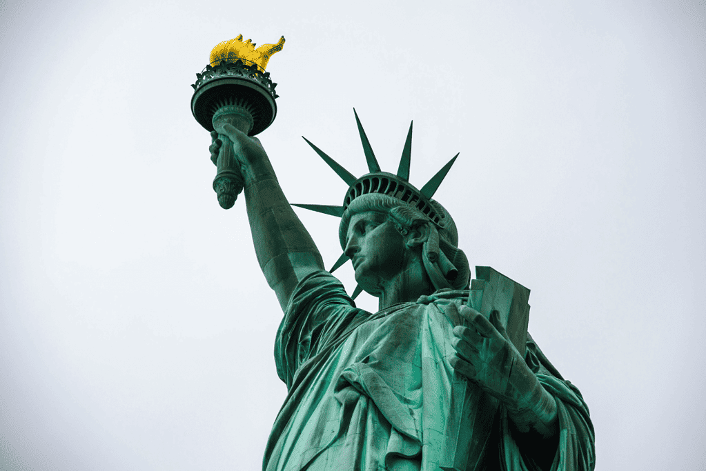 Image of one of the Statue of Liberty for a blog about the world's most visited historical places.