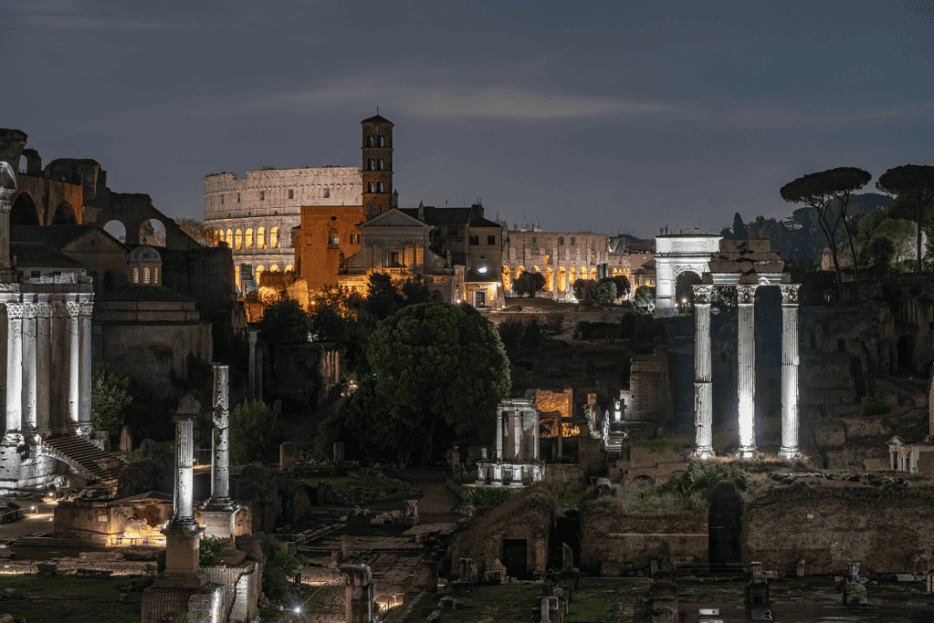 Image of the Roman Forum in Rome at night.