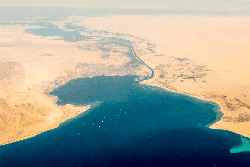 Image from the air of the Suez Canal in present day