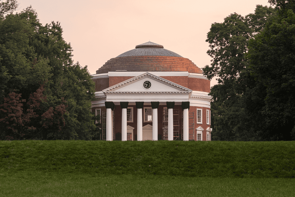 Image of the iconic rotunda at the University of Virginia