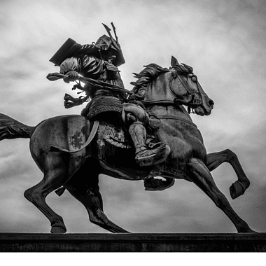 Image of a statue that represents Japan's long history of legendary Samurai
