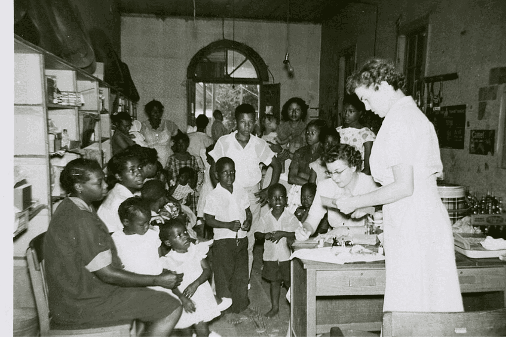 Image of families receiving the polio vaccine in the 1950s