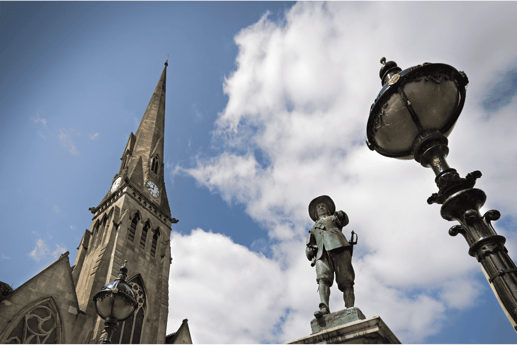Image of a statue of the Lord Protector of England.