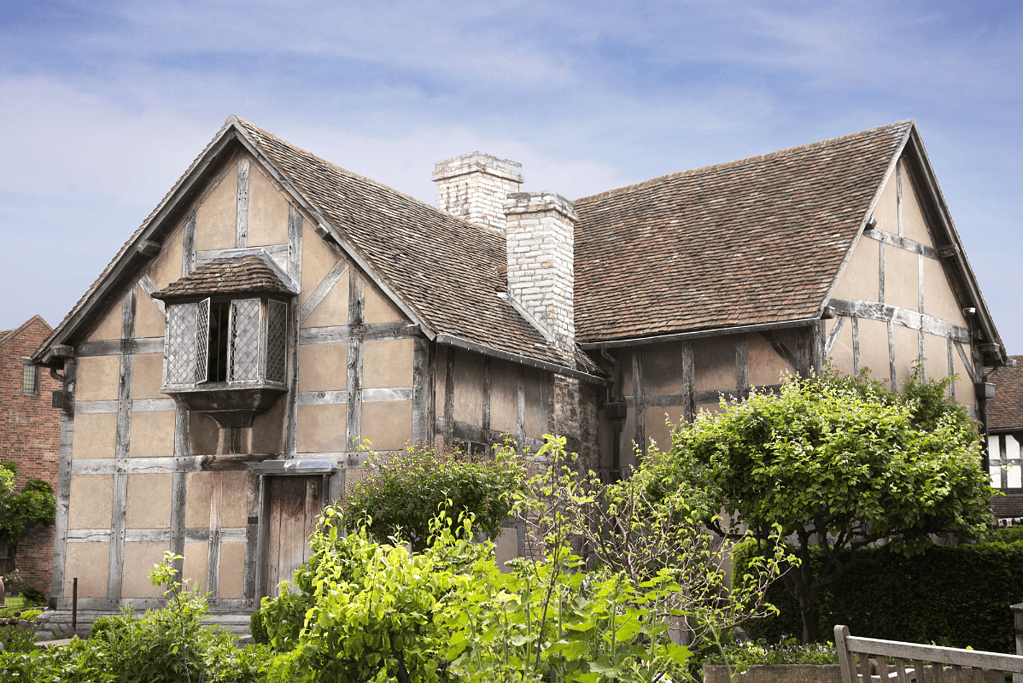 Image of William Shakespeare's home in Stratford-upon-Avon.