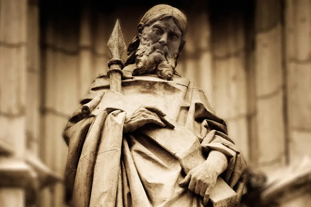 Image of a statue of warrior saint, Saint Longinus