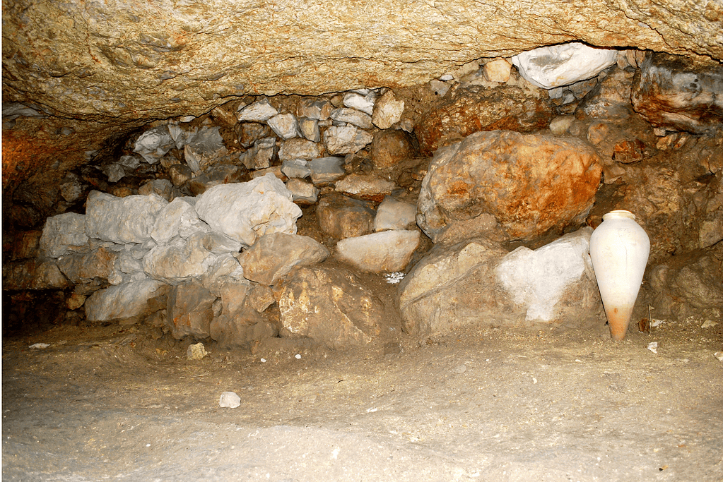 Image of the ancient passageway inside Hezekiah's Tunnel.