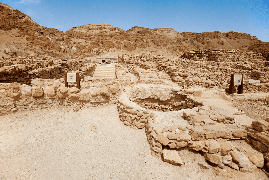 Image of the ancient ruins of Qumran for a blog post covering biblical sites in Israel.