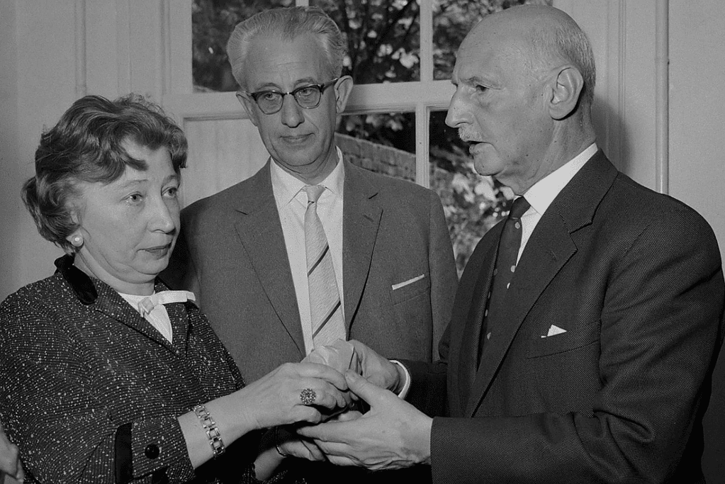Image of Miep Gies (L) with Anne's father, Otto Frank (R)