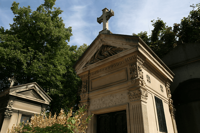 Image of a mausoleum for a blog post covering the most famous cemeteries in the world.