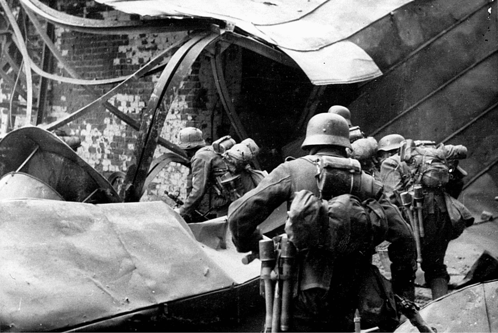 Image of German forces moving into position during the Battle of Stalingrad.