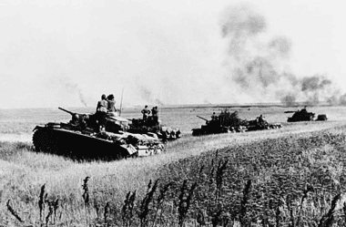 Image of German tanks closing on Stalingrad for a blog post covering the Battle of Stalingrad timeline.