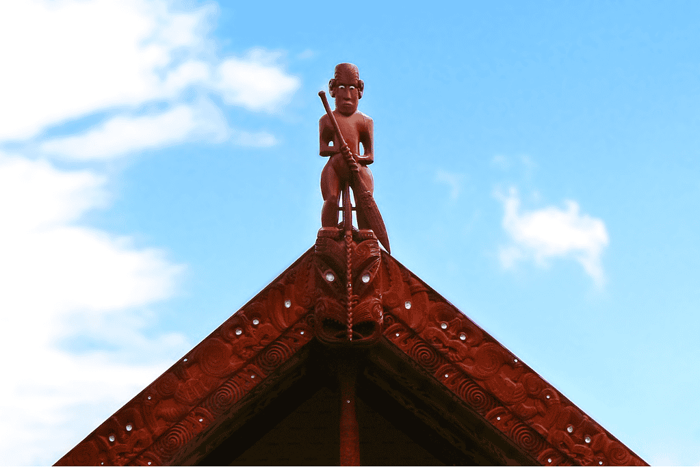 Image of the ornamental roof of the Māori meeting house where the Treaty of Waitangi was signed.