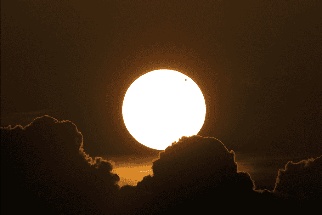 facts-about-james-cook-venus-transit Image of the transiting of Venus for a blog post covering interesting facts about James Cook.